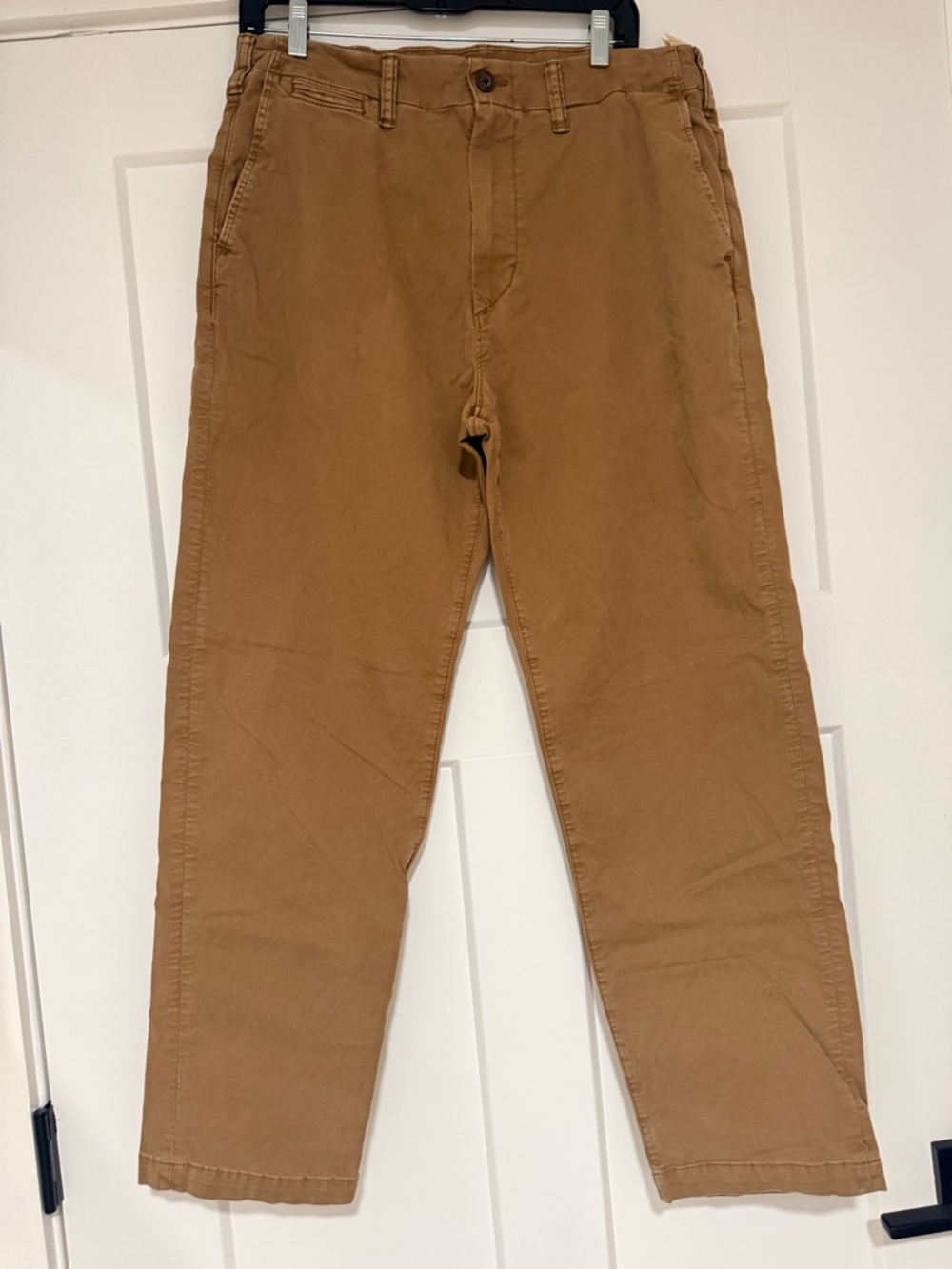 American Eagle khaki 33x32